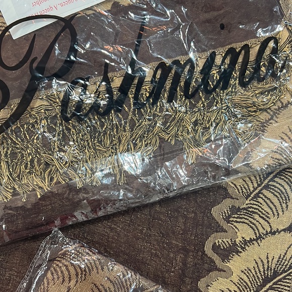 ✨Peach Couture Soft Persian Paisley Pashmina Shawl Scarf - Picture 6 of 6